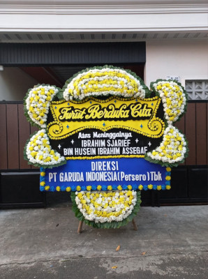 Papan Bunga Duka di Mandrehe Barat