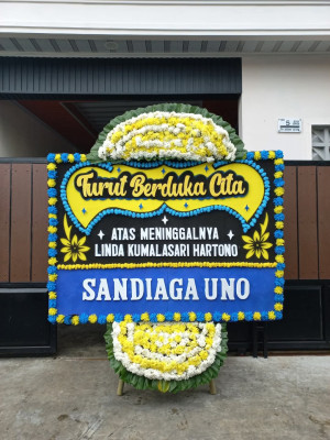 Papan Bunga Duka di Mandrehe Barat